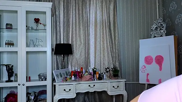 Snapshot of AnneFoxy chatting on November 8, 7:30 am AnneFoxy online show from November 8, 7:30 am