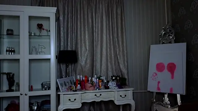 Snapshot of AnneFoxy chatting on November 15, 7:27 am AnneFoxy online show from November 15, 7:27 am