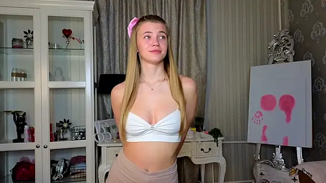 Snapshot of AnneFoxy chatting on December 14, 7:36 am AnneFoxy online show from December 14, 7:36 am