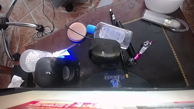 merryymaturee  online show from December 10, 7:32 pm