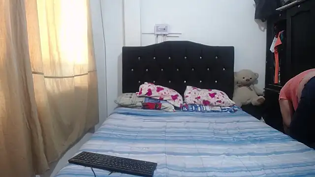 merryymaturee  online show from February 26, 9:37 pm