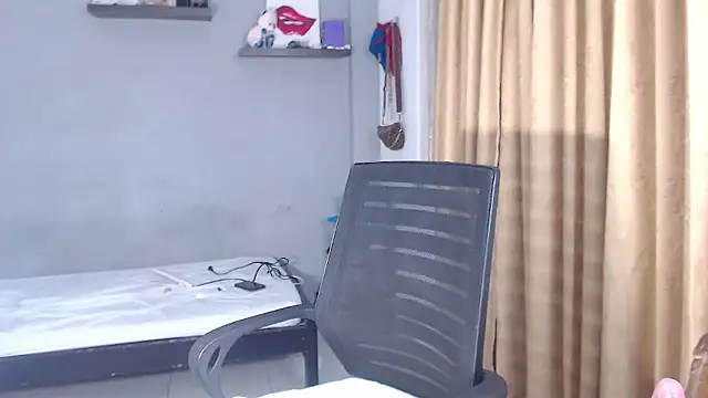 SusanLeroy online show from November 30, 9:35 am