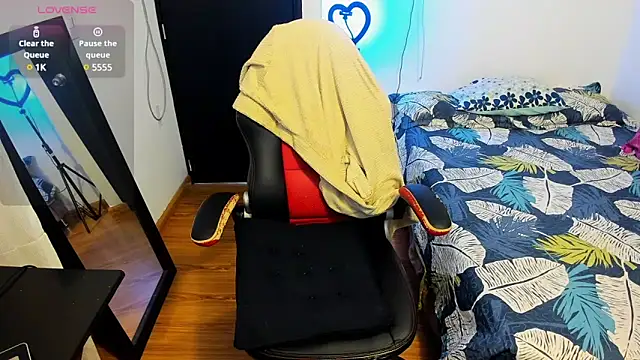 peanut tangerine online show from February 6, 4:03 pm