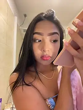 SOPHIACANDY19  online show from November 6, 11:59 pm