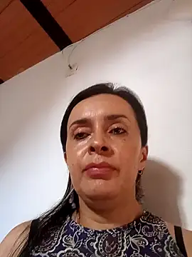 Samantha Sullivan  online show from December 4, 3:32 pm