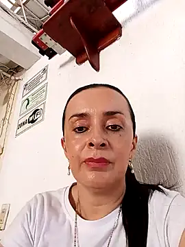 Samantha Sullivan  online show from December 18, 2:49 pm