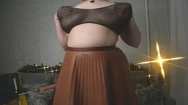 Kira Citro online show from December 18, 11:19 pm