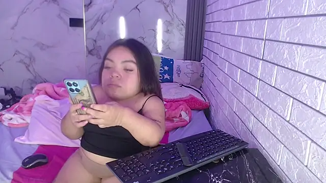 Michelle Brooks online show from March 18, 4:26 am