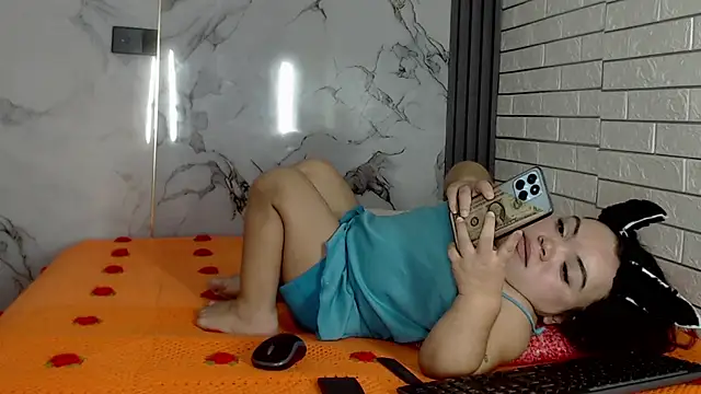 Michelle Brooks online show from March 22, 12:04 pm