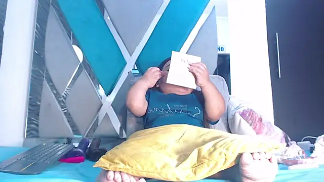 Michelle Brooks online show from November 14, 10:07 pm