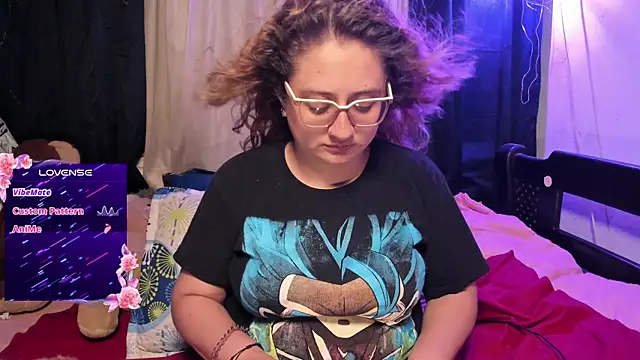 Snapshot of AnnieBigBoobs chatting on September 11, 2:00 am AnnieBigBoobs online show from September 11, 2:00 am