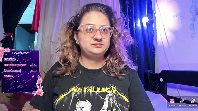 Snapshot of AnnieBigBoobs chatting on October 7, 9:45 pm AnnieBigBoobs online show from October 7, 9:45 pm