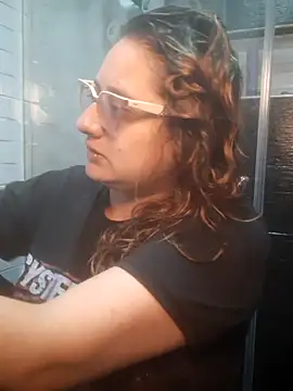 Snapshot of AnnieBigBoobs chatting on November 12, 8:19 pm AnnieBigBoobs online show from November 12, 8:19 pm