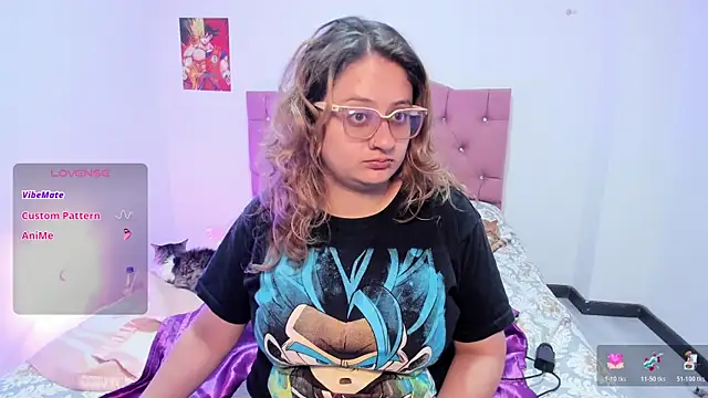 Snapshot of AnnieBigBoobs chatting on November 19, 8:42 pm AnnieBigBoobs online show from November 19, 8:42 pm