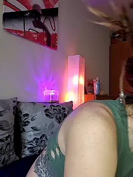 FoxRineHelen online show from March 5, 2:12 pm