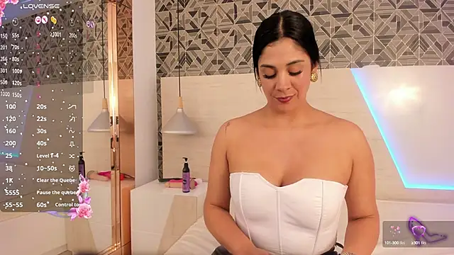 IvannaAnggel online show from January 24, 6:35 pm