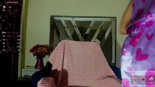 Snapshot of sara_williams01 chatting on February 7, 1:11 pm sara williams01 online show from February 7, 1:11 pm