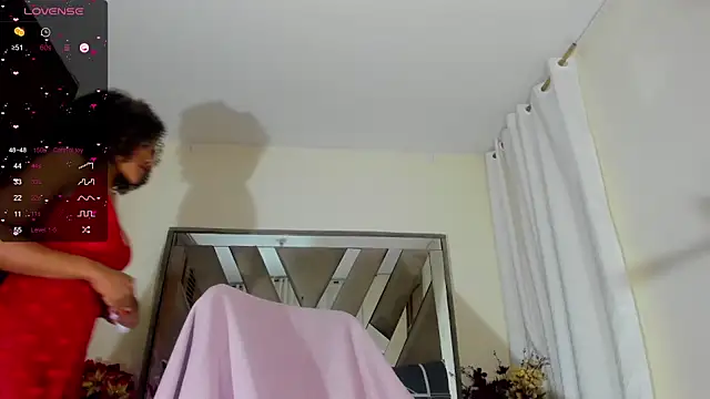 Snapshot of sara_williams01 chatting on February 9, 4:18 pm sara williams01 online show from February 9, 4:18 pm