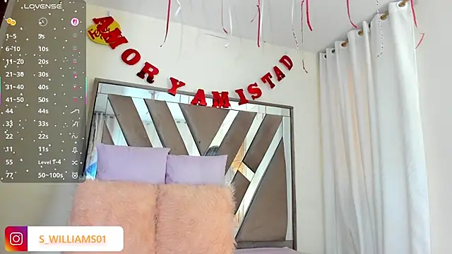 Snapshot of sara_williams01 chatting on September 29, 1:38 pm sara williams01 online show from September 29, 1:38 pm