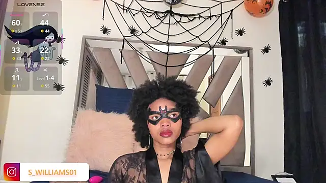 Snapshot of sara_williams01 chatting on October 30, 1:23 pm sara williams01 online show from October 30, 1:23 pm