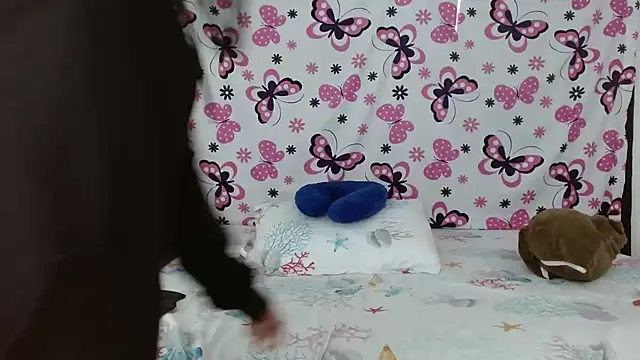 anybellucci43 online show from January 14, 9:20 pm