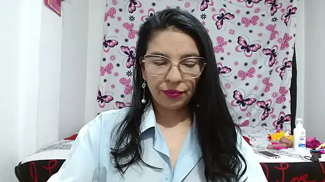 anybellucci43 online show from February 11, 2:25 am