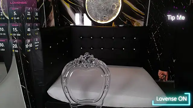 Bruja  Scarlata online show from October 22, 10:15 am