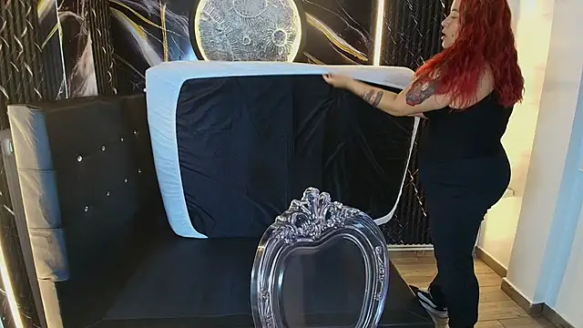 Bruja  Scarlata online show from December 1, 11:26 am