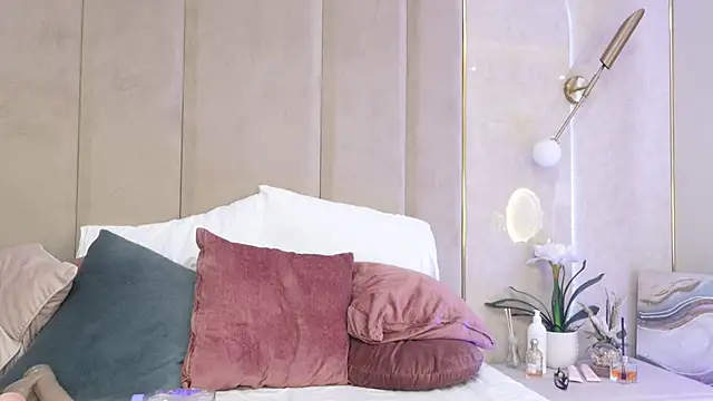 Snapshot of Denise_Taylor chatting on January 1, 6:16 pm Denise Taylor online show from January 1, 6:16 pm