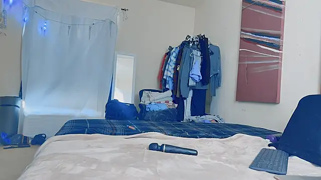 VeronicaRonnieTaylor online show from December 24, 8:27 pm