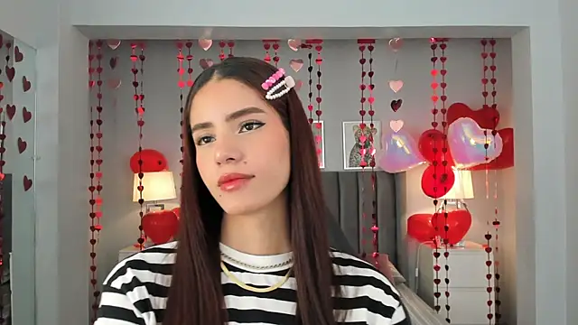 Snapshot of Madie__collins chatting on February 8, 11:55 am Madie collins online show from February 8, 11:55 am