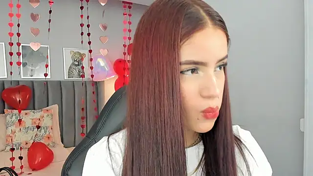 Snapshot of Madie__collins chatting on February 11, 11:21 am Madie collins online show from February 11, 11:21 am