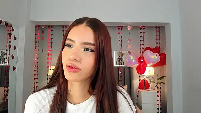 Snapshot of Madie__collins chatting on February 17, 12:05 pm Madie collins online show from February 17, 12:05 pm