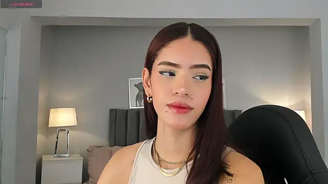 Snapshot of Madie__collins chatting on March 4, 11:29 am Madie collins online show from March 4, 11:29 am