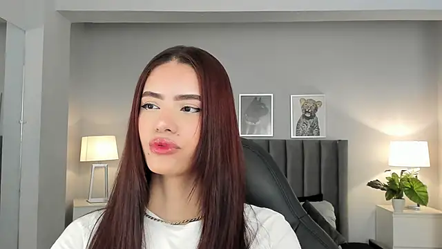 Snapshot of Madie__collins chatting on March 7, 11:07 am Madie collins online show from March 7, 11:07 am