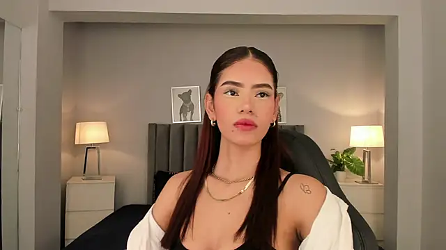 Snapshot of Madie__collins chatting on March 19, 11:17 am Madie collins online show from March 19, 11:17 am