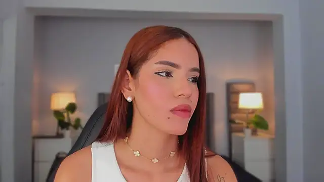 Snapshot of Madie__collins chatting on October 1, 10:10 am Madie collins online show from October 1, 10:10 am