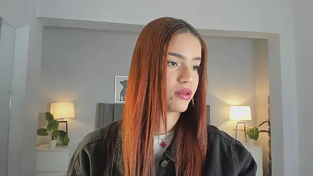 Snapshot of Madie__collins chatting on November 4, 11:31 am Madie collins online show from November 4, 11:31 am