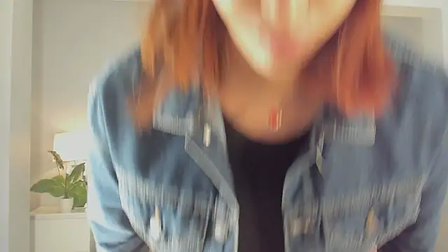 Snapshot of Madie__collins chatting on November 22, 11:20 am Madie collins online show from November 22, 11:20 am