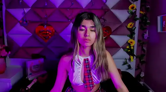 NahomiConnor  online show from March 17, 7:58 pm