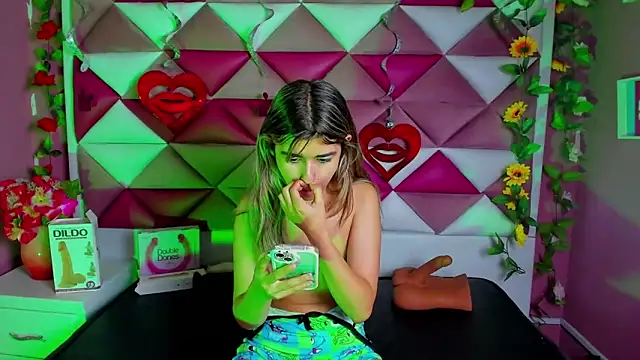 NahomiConnor  online show from March 18, 12:47 pm