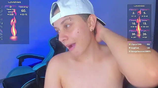 Snapshot of aron_wi chatting on December 4, 11:19 am aron wi online show from December 4, 11:19 am