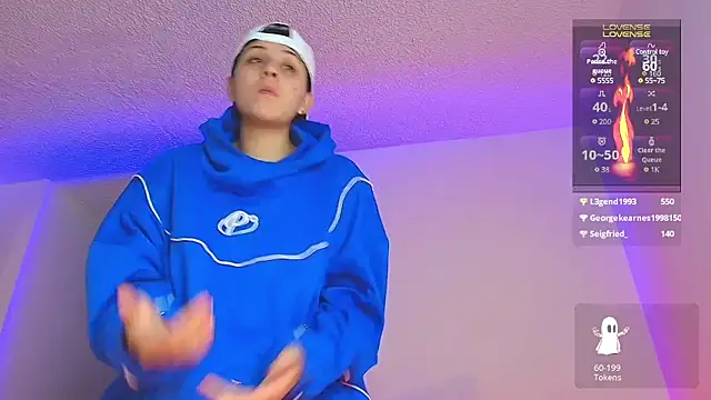 Snapshot of aron_wi chatting on December 5, 4:20 am aron wi online show from December 5, 4:20 am