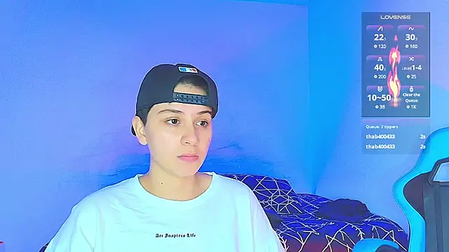 Snapshot of aron_wi chatting on December 24, 12:22 am aron wi online show from December 24, 12:22 am