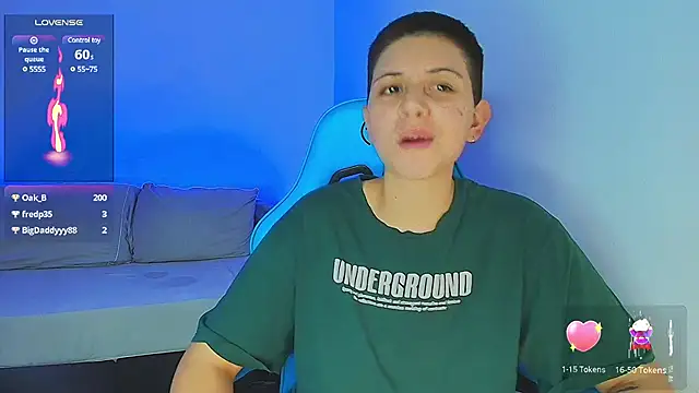 Snapshot of aron_wi chatting on January 12, 3:17 am aron wi online show from January 12, 3:17 am