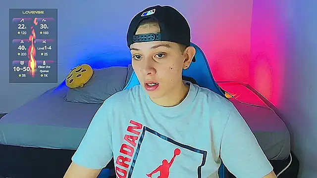 Snapshot of aron_wi chatting on January 21, 11:13 am aron wi online show from January 21, 11:13 am