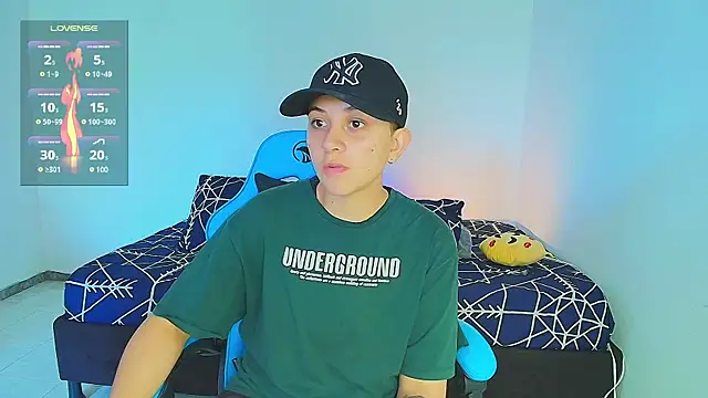 Snapshot of aron_wi chatting on January 23, 6:03 pm aron wi online show from January 23, 6:03 pm