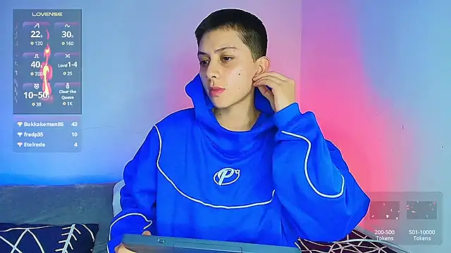 Snapshot of aron_wi chatting on January 25, 12:06 am aron wi online show from January 25, 12:06 am