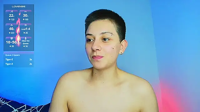 Snapshot of aron_wi chatting on January 27, 12:12 am aron wi online show from January 27, 12:12 am