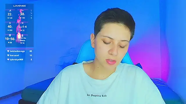 Snapshot of aron_wi chatting on February 11, 9:14 pm aron wi online show from February 11, 9:14 pm